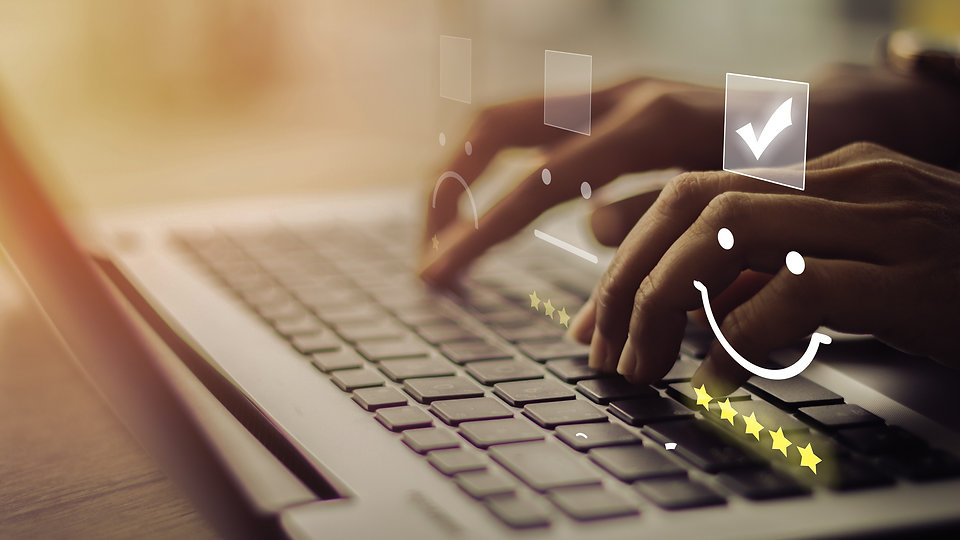 Businesswoman%20pressing%20smiley%20on%20keyboard%20laptop%20.Customer%20service%20evaluation%20conc