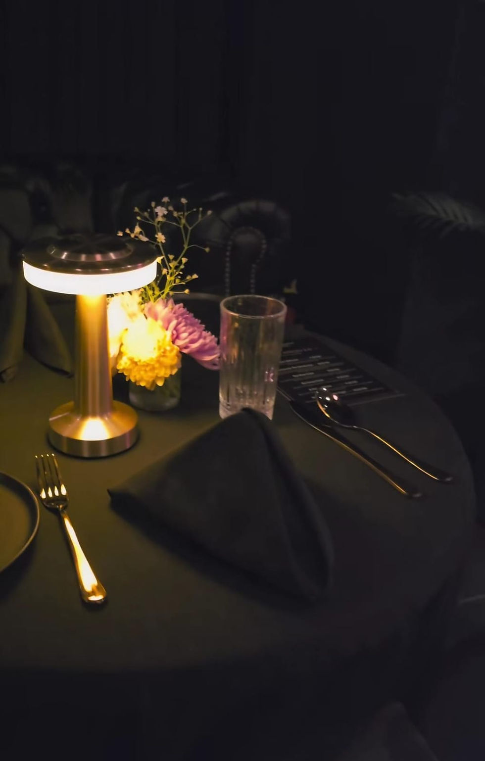 The ambience at Dirty Apron is warm and inviting, with soft lighting and cozy decor. The space feels intimate, with limited seating, making it perfect for a quiet dinner. The mellow jazz music creates a calm atmosphere, allowing for easy conversation. It’s a place where you can sit back, enjoy your meal, and forget about the busy city outside. Ideal for a slow, enjoyable evening.