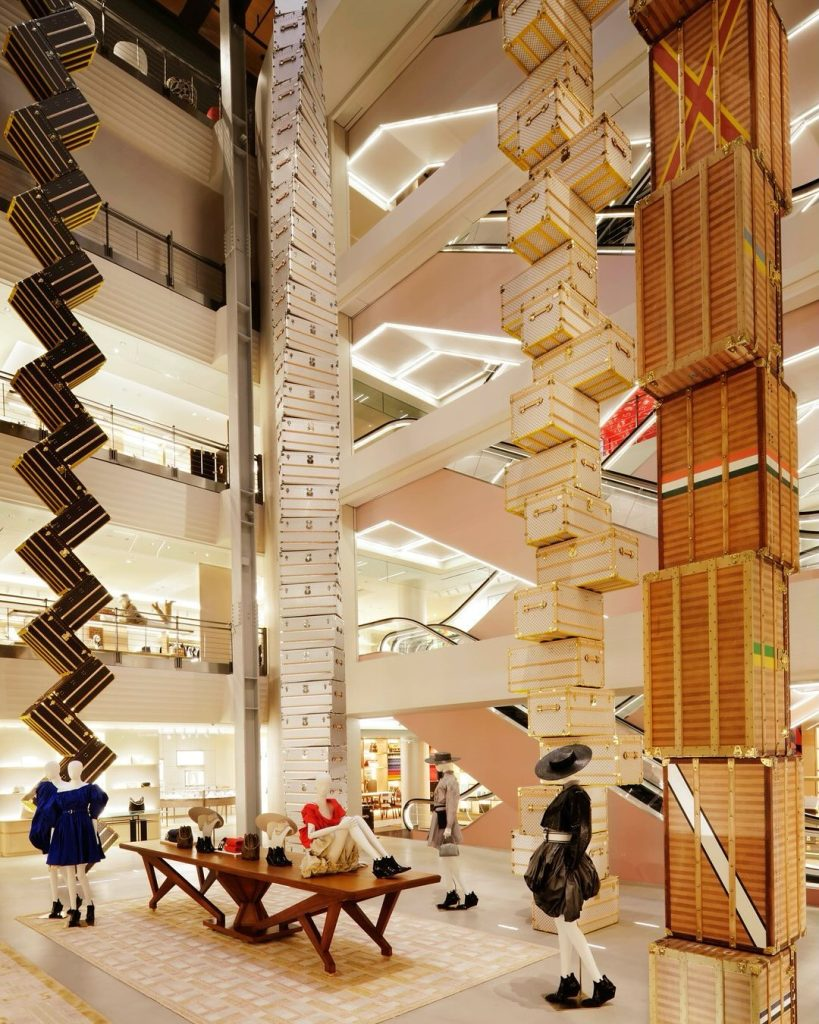 This venue has the vibe of fashionista heaven. Think soft lounges, a ceiling containing suspended LV luggage tags, wall after wall of curated books, which is over 650, and soft neutrals. Sure, there are touches of Louis Vuitton design DNA here and there, but in a way that felt uber-luxurious yet still welcoming. There are monogram details on waffles, plates, and so forth. Even having a tea break looks like a Parisian editorial style shoot at this place, except for no attitude.