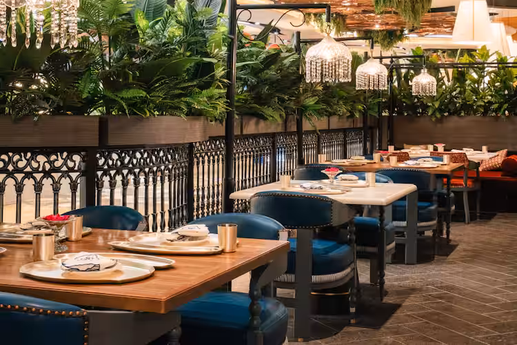 Silver Train Lower Parel Mumbai Price Average Cost Rs. 3,500/- approx. Timings Monday-Sunday 12noon – 4pm 7pm – 11:45pm Silver Train Mumbai Contact Number +919833555182 Silver Train Restaurant Location Foo Phoenix Palladium, 4th Floor, Gourmet Village Phoenix Palladium, Lower Parel, Mumbai, Maharashtra 400013