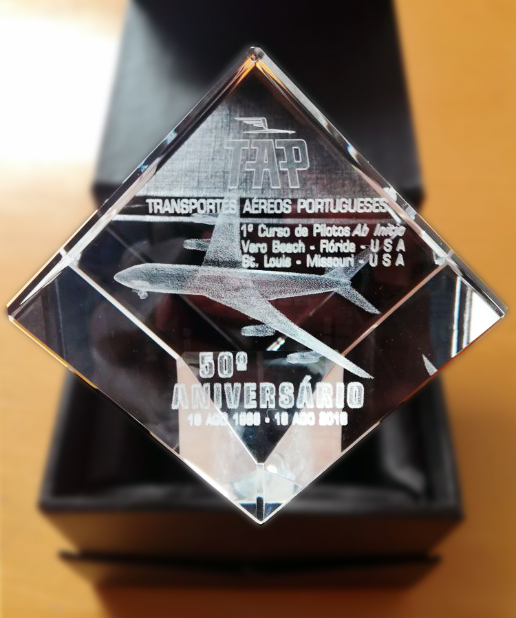 Cubo com Canto Cortado