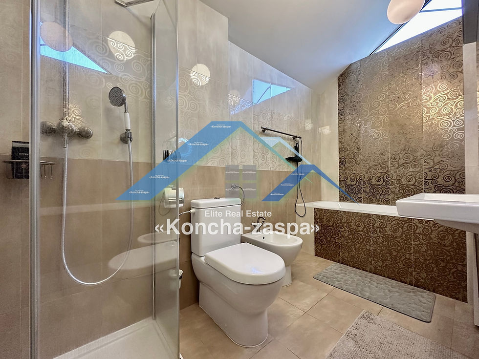 Миниатюра: Дом с выходом на воду в закрытом городке