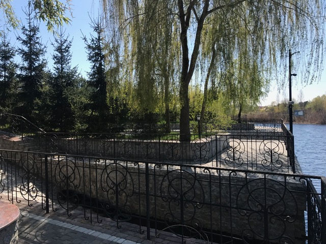 Миниатюра: Конча Заспа Козин дом с выходом на Днепр