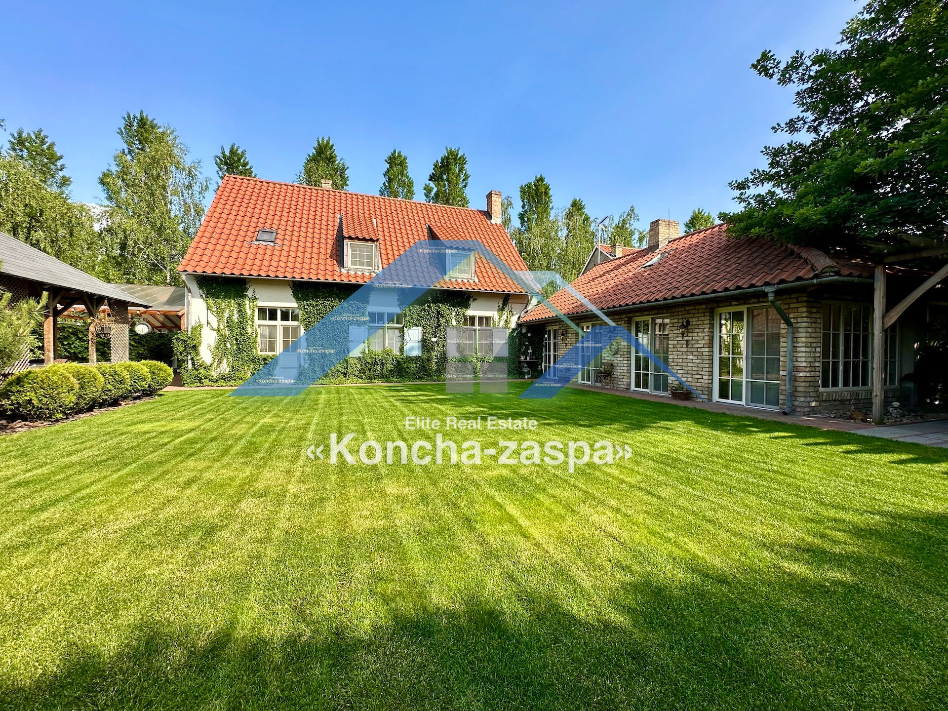 Продажа дизайнерского дома в Козине