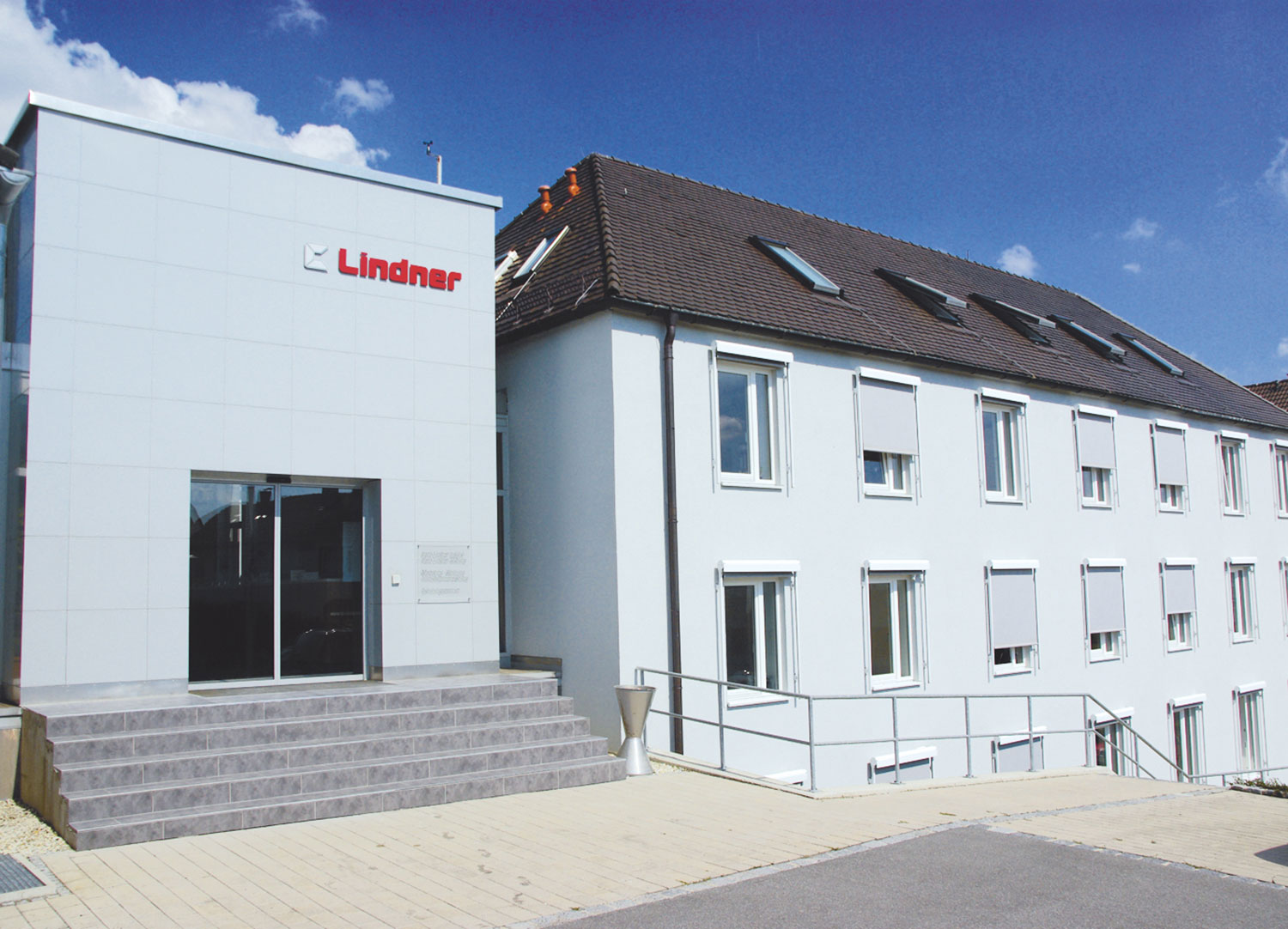 hauptgebaeude_hls.jpg