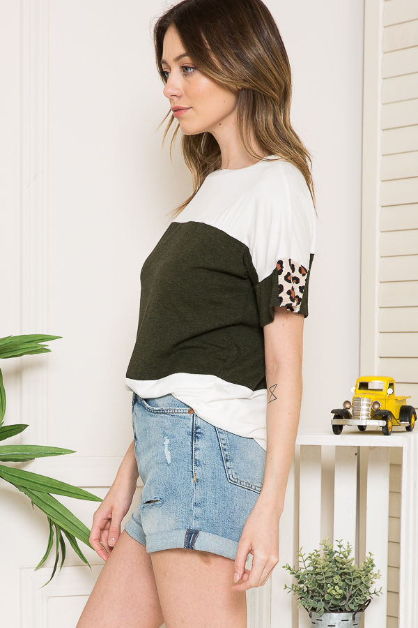 Thumbnail: COLOR BLOCK TUNIC TOP WITH ANIMAL SLEEVE CONTRAST (2-2-2)