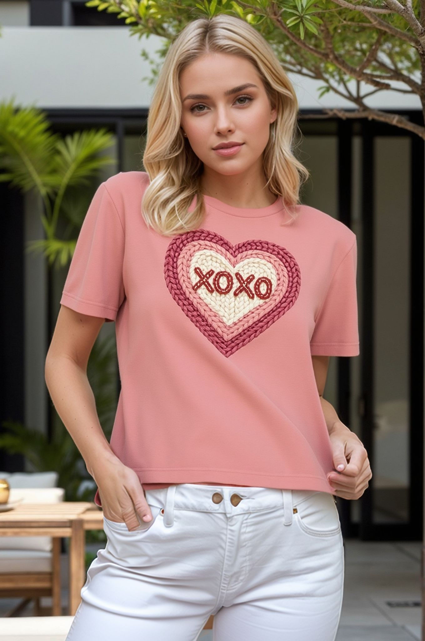 BASIC TEE WITH KNITTED HEART AND XOXO PRINT