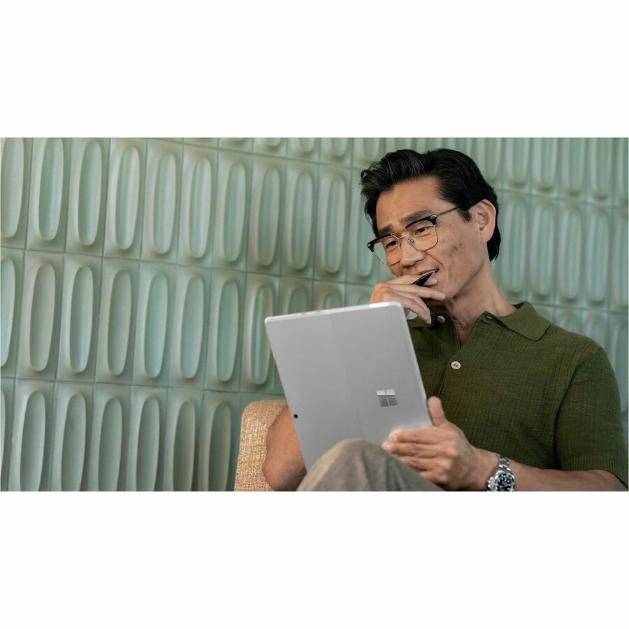 Microsoft Surface Pro 10 Tablet - 13" - 32 GB - 512 GB SSD - Windows 11 Pro - 5G