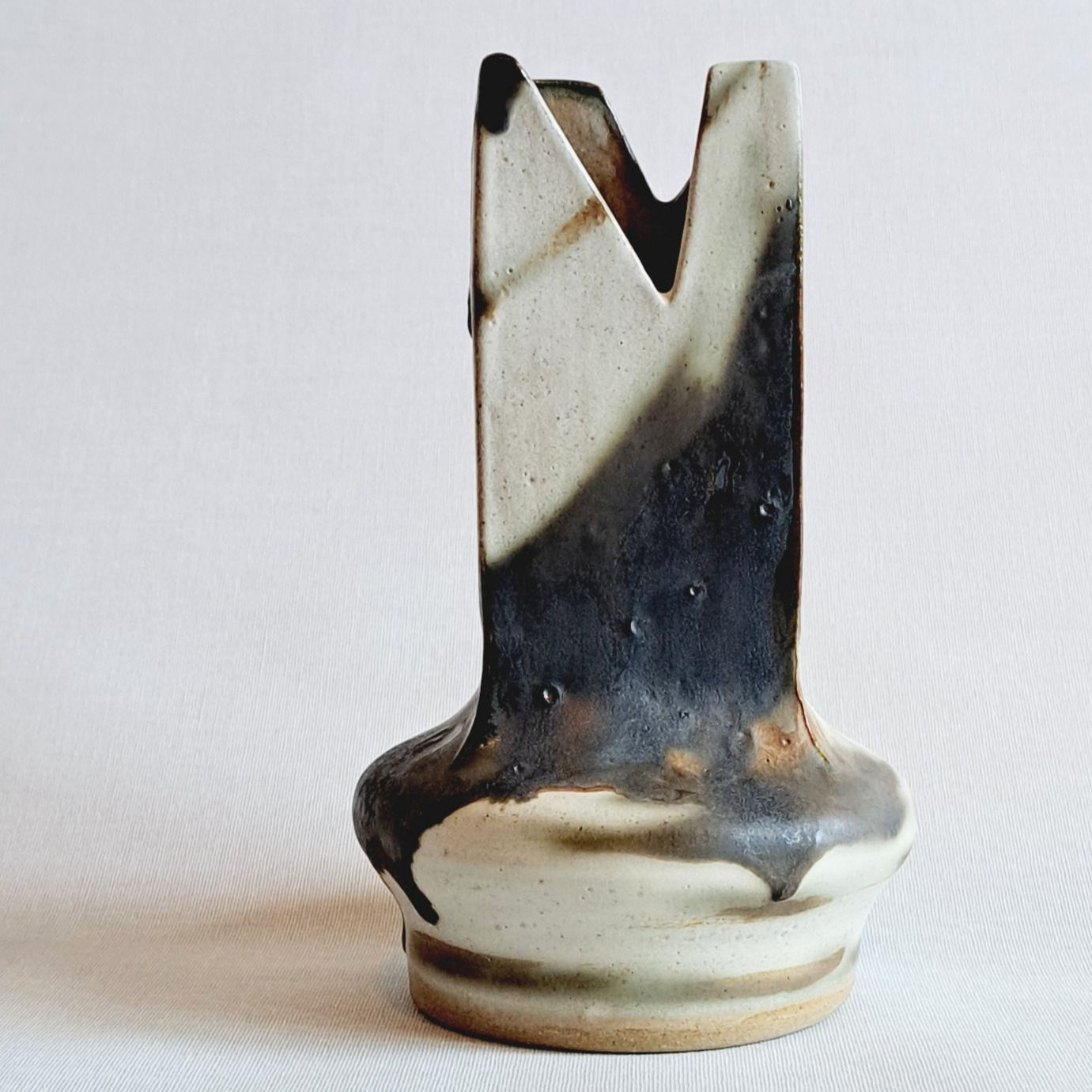 Combined Shapes sculpture vase (10.5x17.5cm)