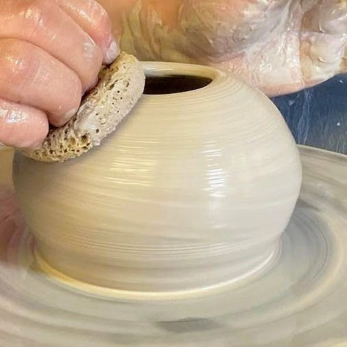 Thumbnail: Abstract pot (11x7cm)