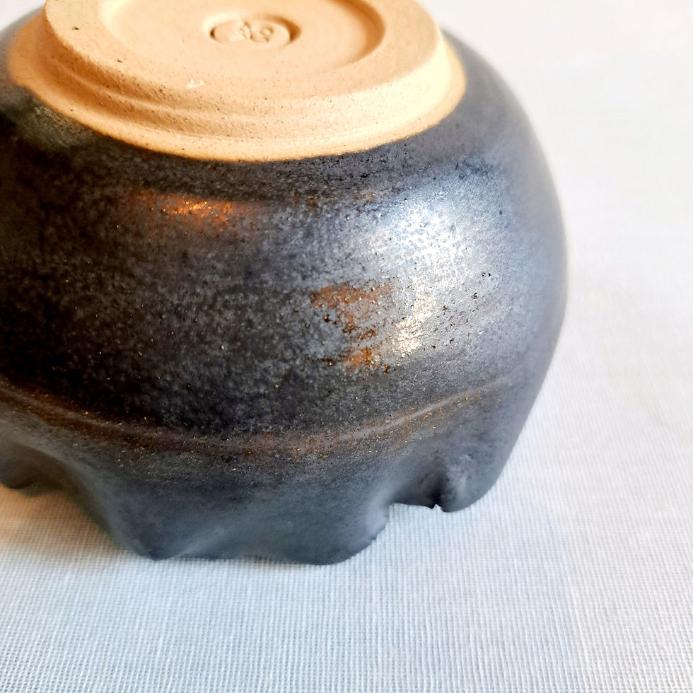 Thumbnail: Black Trumpet Beauty small dish (10x6cm)