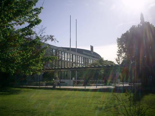 1194750677_f.jpg
