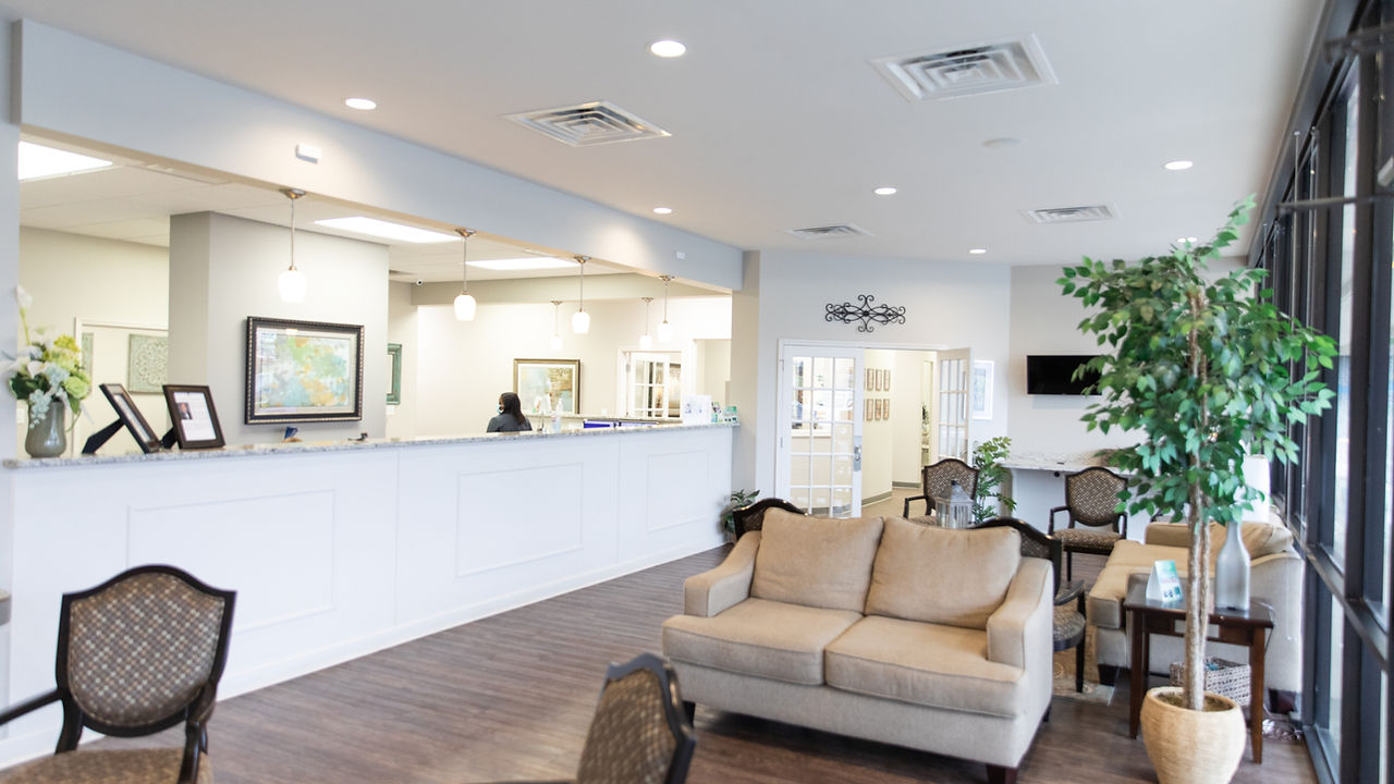 Al aesthetic and implant dental office helena