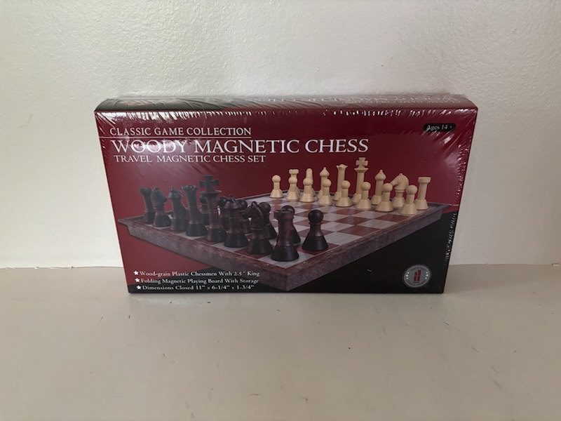 Hansen Classic Woody Magnetic Chess Game UPC #025766040305