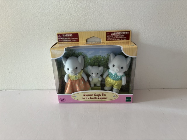 Epoch Calico Critters Elephant Family Trio UPC #020373222380