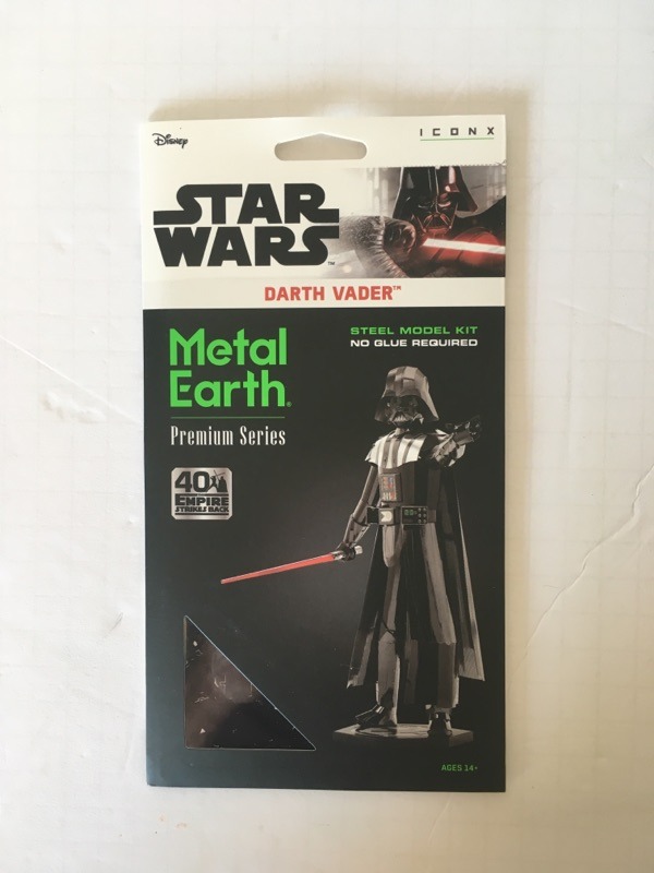 Metal Earth Star Wars Darth Vader Model Premium Series