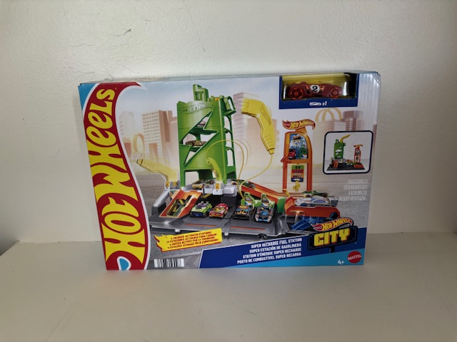 Mattel HotWheels Super Recharge Fuel Station UPC #194735195107