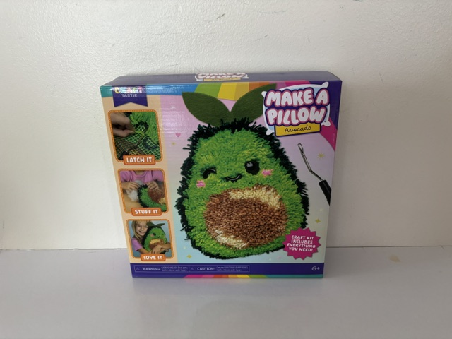 PlayMonster Craft Tastic Make a Pillow Avocado Kit UPC #093514254410