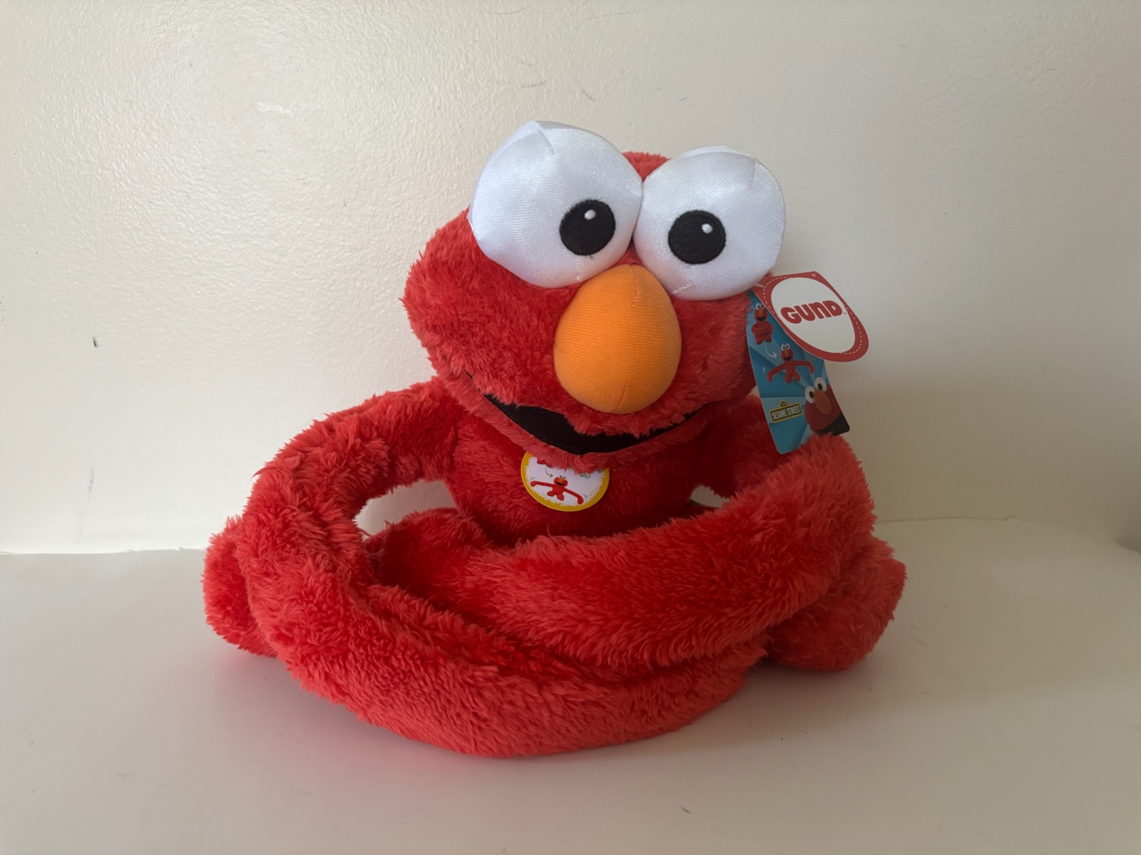 Gund Sesane Street Huggable Elmo Plush UPC #681147050778