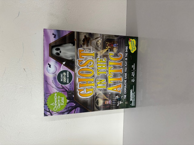 Peaceable Kingdom Ghost in the Attic Board Game UPC #195130353086