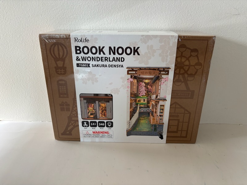 Rolife Book Nook & Wonderland Sakura Densya UPC #6946785117745