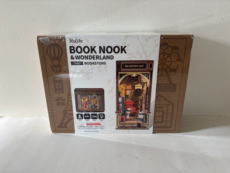 Rolife Book Nook & Wonderland Bookstore UPC #6946785119756