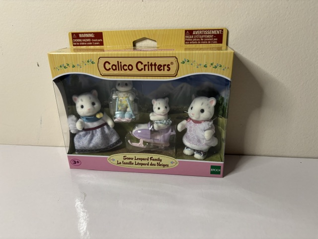 Epoch Calico Critters Snow Leopard Family UPC #020373223226