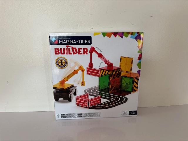 Magna Tiles Builder Clear Colors 32-Piece Set UPC #850025176040