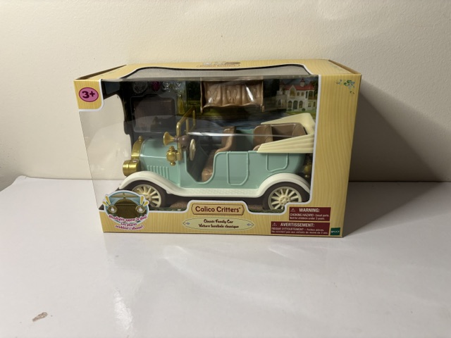 Epoch Calico Critters Classic Family Car UPC #020373223325