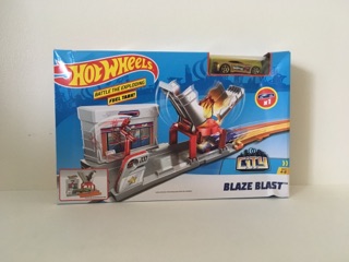 Hot Wheels Blaze Blast Set FJN36 UPC #887961539127