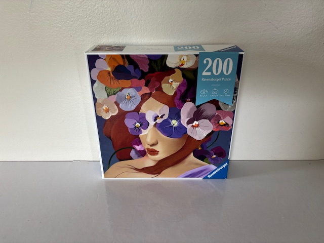 Ravensburger Violet Puzzle UPC # 4005555017790