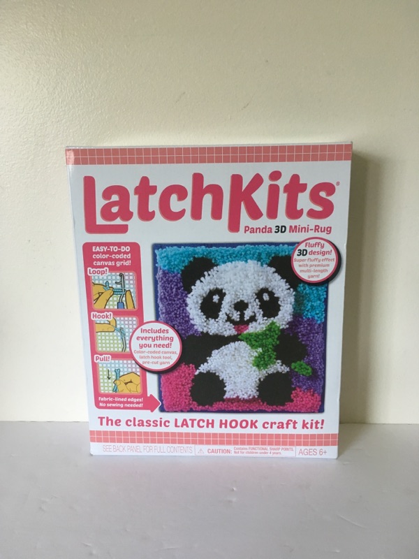 Playmonster Classic Latchkit - Panda 3D Mini-Rug