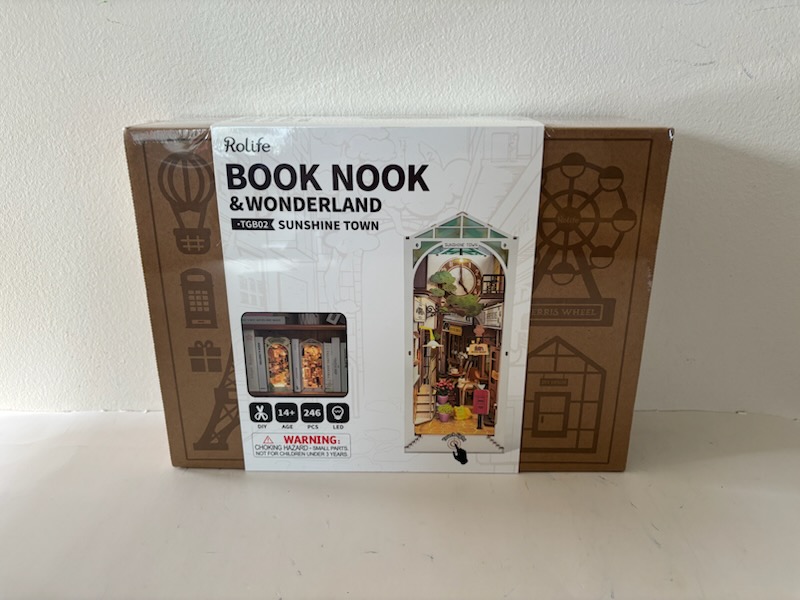 Rolife Book Nook & Wonderland Sunshine Town UPC #6946785117714