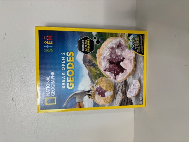 Bluemarble National Geograohic Break Open Geodes UPC #816448029721