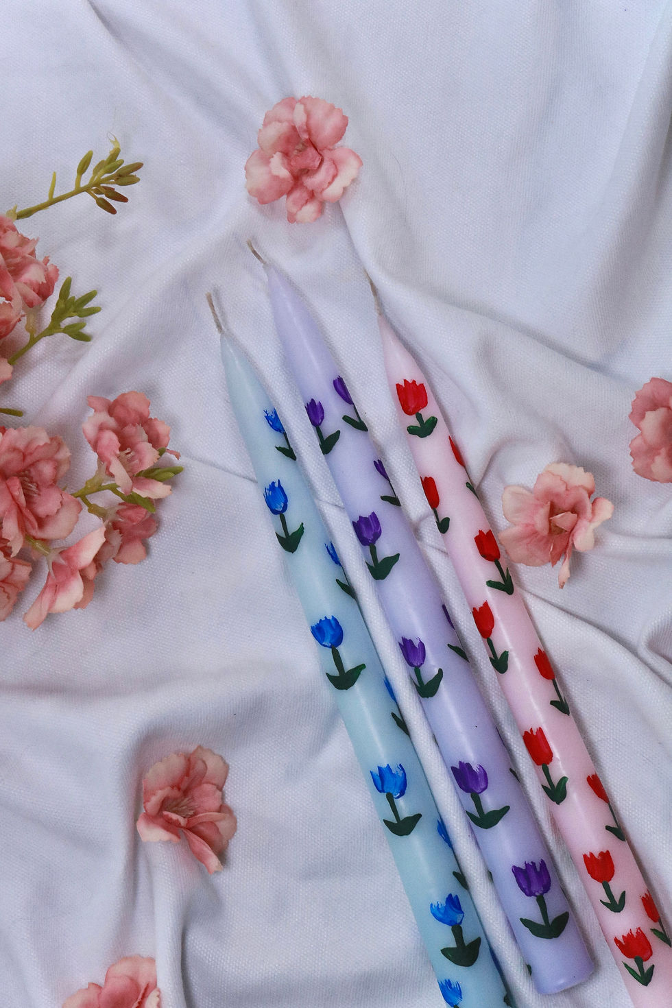 Küçük resim: %100 El Yapımı Lale/Çiçek/Buket Desenli Gold Detaylı 3Lü Şamdan Mum Seti