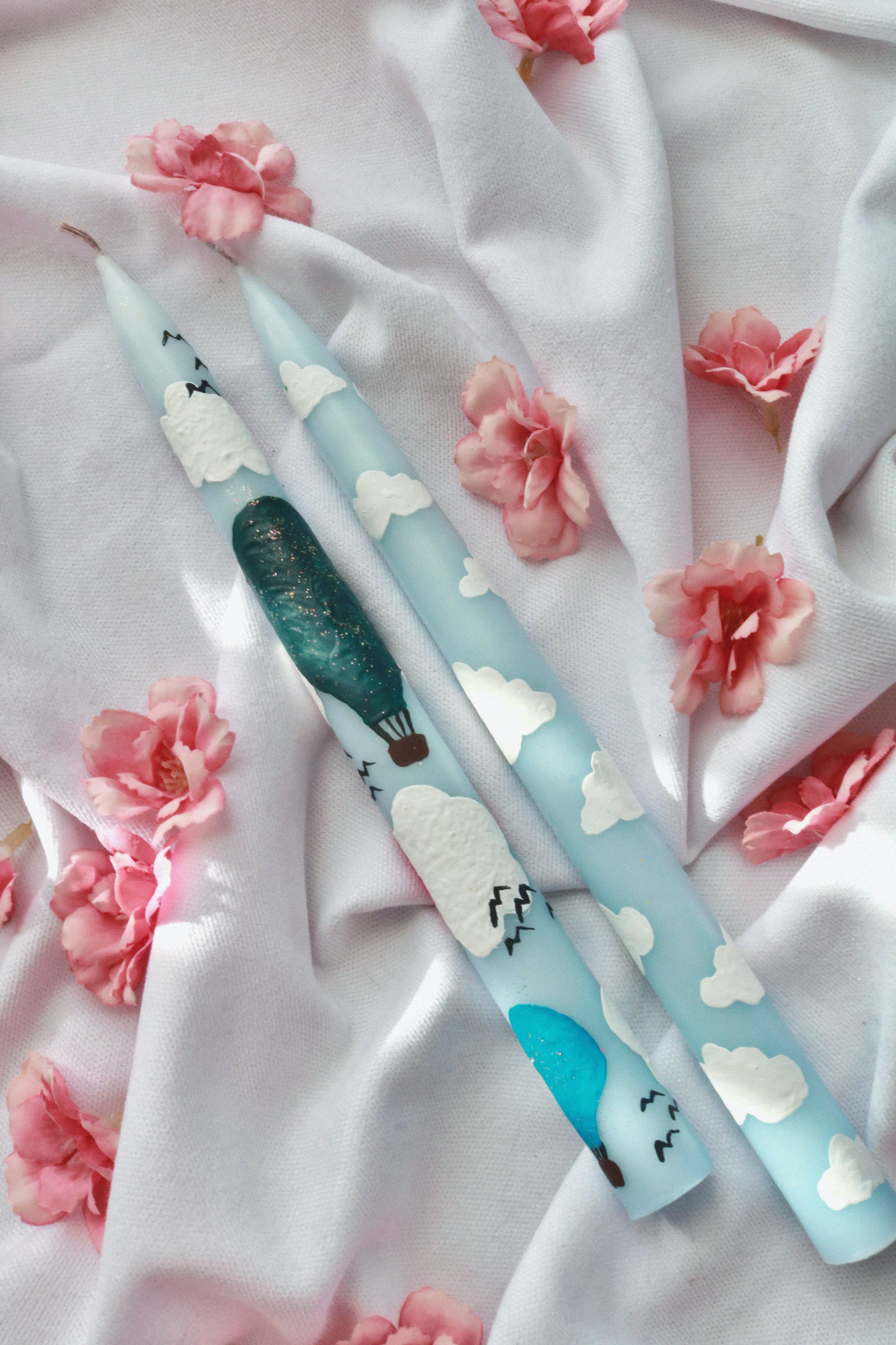 100% Handmade Balloon/Cloud Patterned 2-Piece Design Candle Set