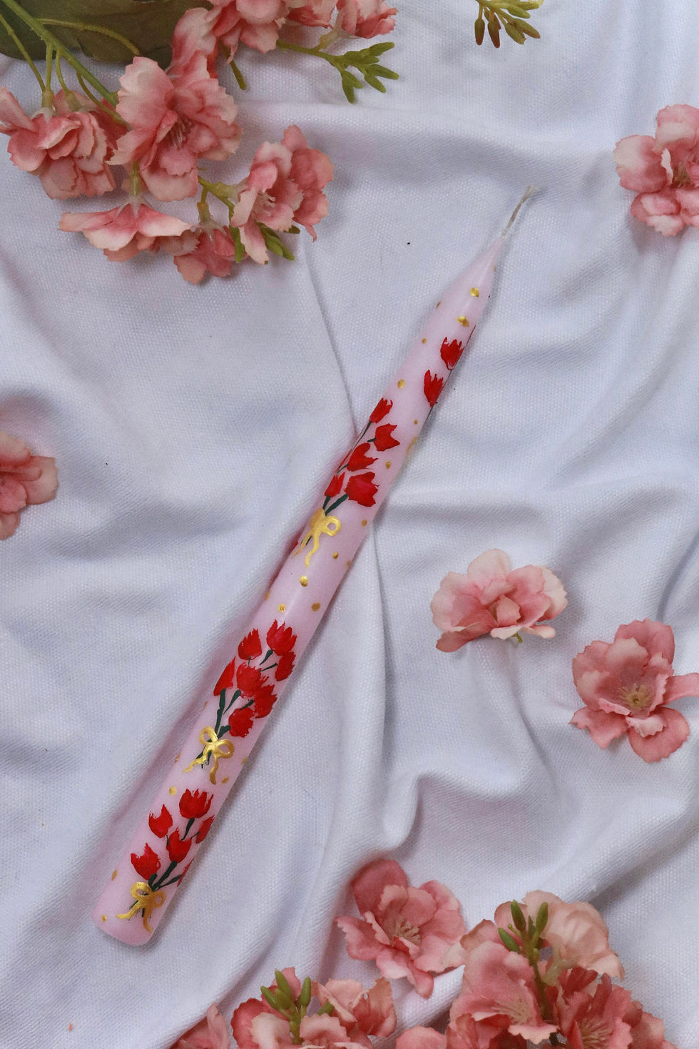 Küçük resim: %100 El Yapımı Lale/Çiçek Desenli Gold Detaylı Tekli Şamdan Kopyası