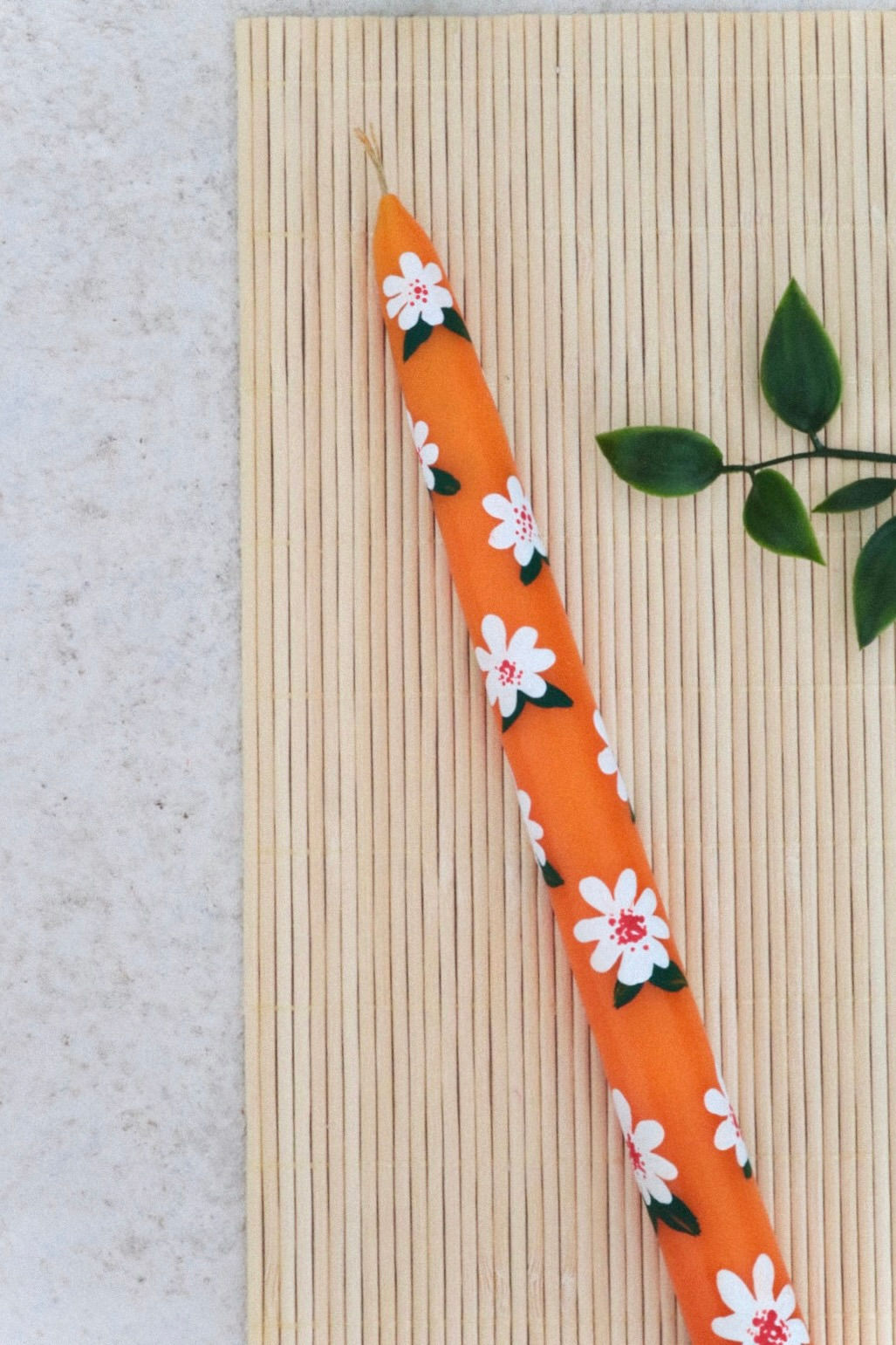 El Boyaması Çiçek Desenli Tekli Şamdan Mum - Turuncu