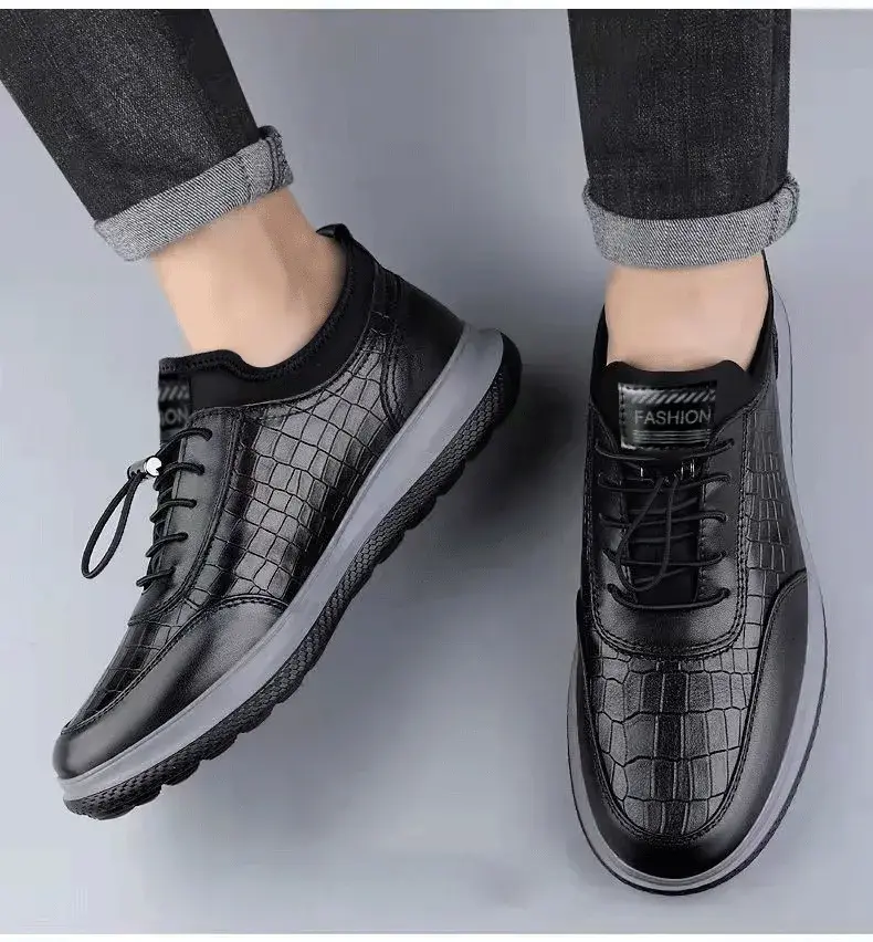 Thumbnail: PU Upper PVC Rubber Lace Up Men's Leather Sneakers