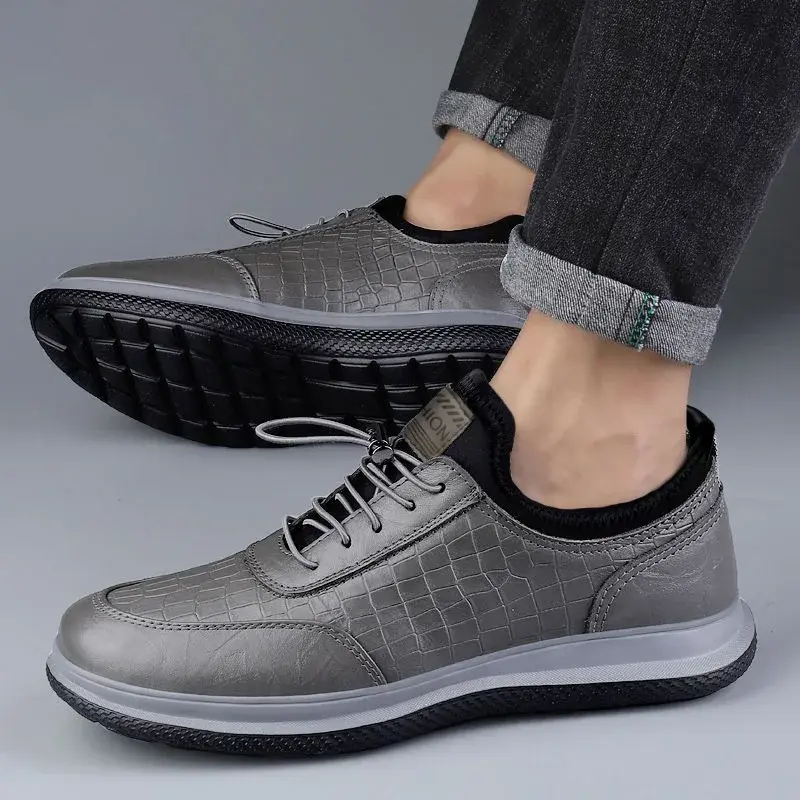 Thumbnail: PU Upper PVC Rubber Lace Up Men's Leather Sneakers
