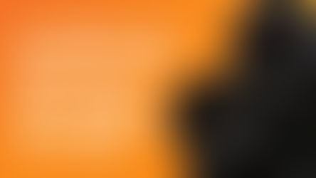 Imagem com fundo laranja mostrando três lentes APS-C para câmeras Sony (Viltrox, Tamron e Sony), ao lado do texto “As Melhores Lentes para Câmeras Sony APS-C em 2025”.