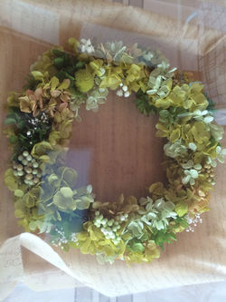 ④プリザ紫陽花リース