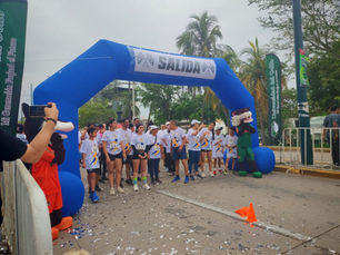 En el marco del 80 aniversario del Seminario de Tampico, familias y corredores se unen en la carrera “Llamados a correr por Cristo”