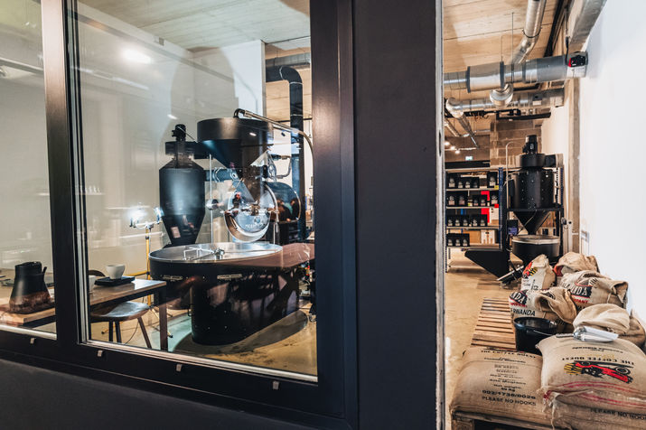 Torréfacteur de café et sacs de grains