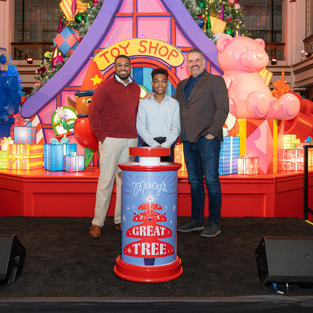 Macy's 115th Great Tree Lighting_Guests from Big Brothers Big Sisters Metro Chicago.JPEG