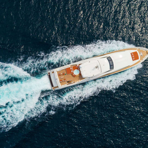 ferretti-custom-line-112-next-happy-days-exterior-11.jpeg