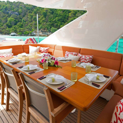 ferretti-custom-line-112-next-happy-days-exterior-6.jpeg