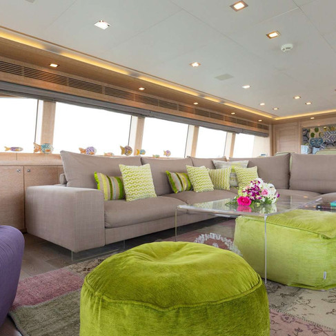 ferretti-custom-line-112-next-happy-days-interior-1.jpeg