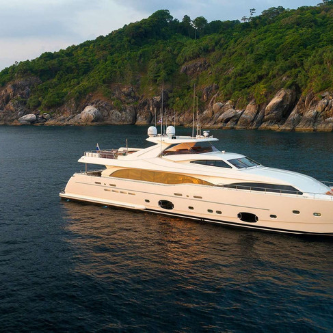 ferretti-custom-line-112-next-happy-days-navigation-2.jpeg