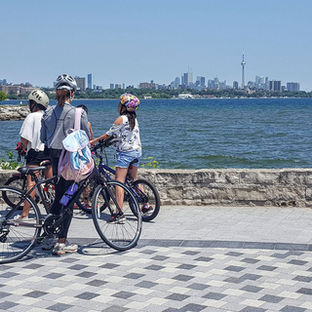 Mini-walk for the CURIOUS minds in Toronto (around the new South Etobicoke by the water)